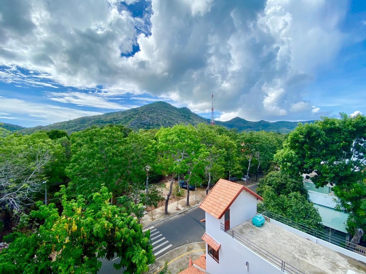 Khach San Phuc Loc An Con Dao Hotel Chi Khu Co Ong Екстериор снимка